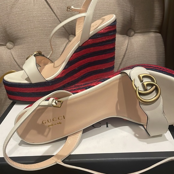 Designer sandals size 40 1/2 cream with red and blue stripes - Picture 3 of 5